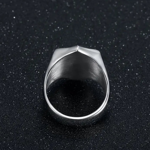 Titanium Steel Temple Knight Pattern Men's Ring - Picture 4 of 4